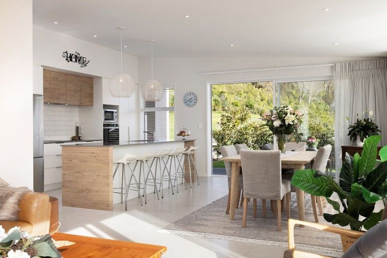 Photo of property in 86 Whakaturou Crescent, Pyes Pa, Tauranga, 3112