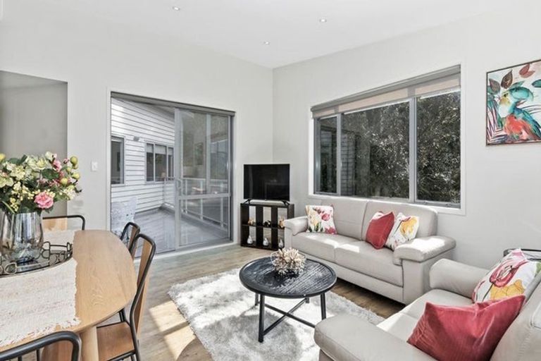 Photo of property in 64a Peterhouse Street, Tawa, Wellington, 5028