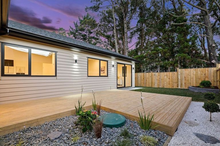 Photo of property in 18 Konoba Avenue, Kumeu, 0810