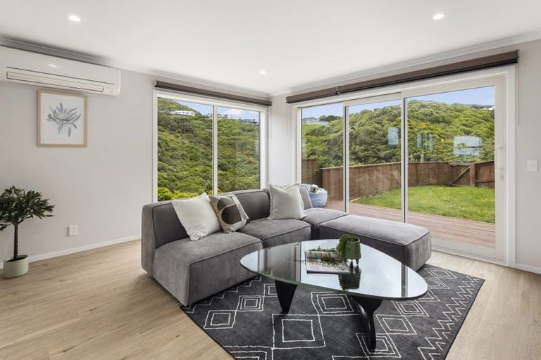 Photo of property in 3 Makomako Road, Brooklyn, Wellington, 6021