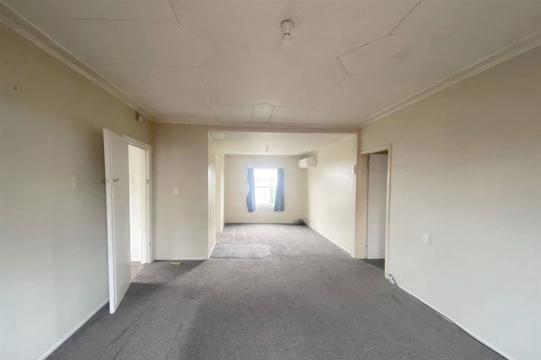 Photo of property in 102 Barbour Street, Waltham, Christchurch, 8011