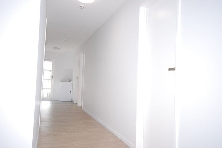 Photo of property in 1/163 Onewa Road, Birkenhead, Auckland, 0626