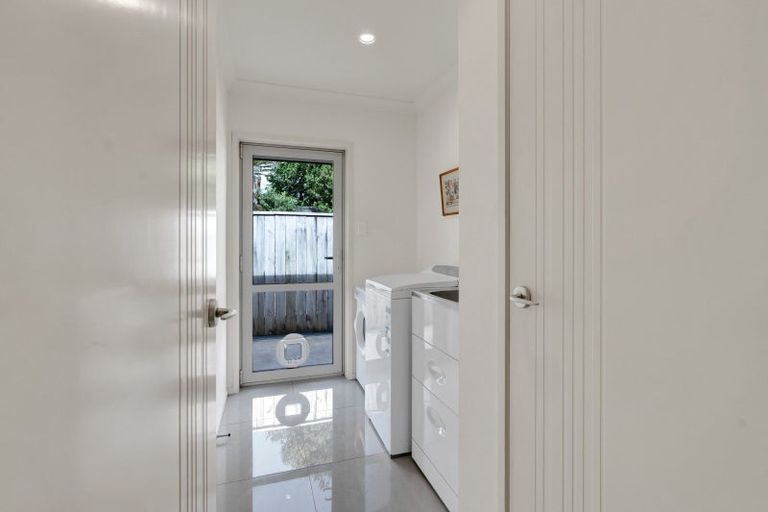 Photo of property in 7 Portland Drive, Highlands Park, New Plymouth, 4312