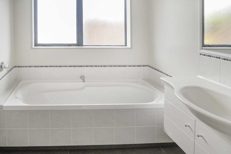 Photo of property in 7 Crocus Lane, Aidanfield, Christchurch, 8025