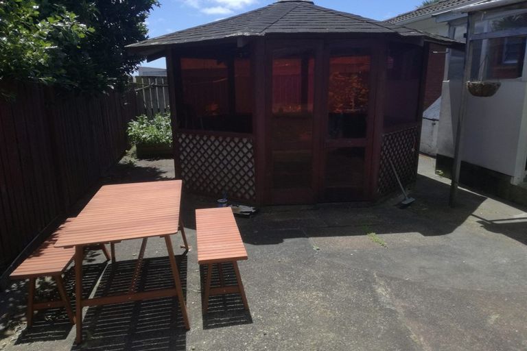 Photo of property in 4 Pettit Place, Manukau, Auckland, 2025