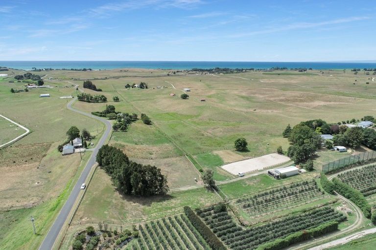 Photo of property in 95 Ohinepanea Road, Pukehina, Te Puke, 3186