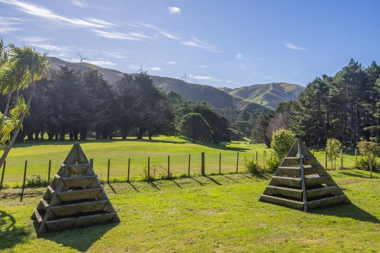 Photo of property in 306 South Makara Road, Makara, Karori, 6972