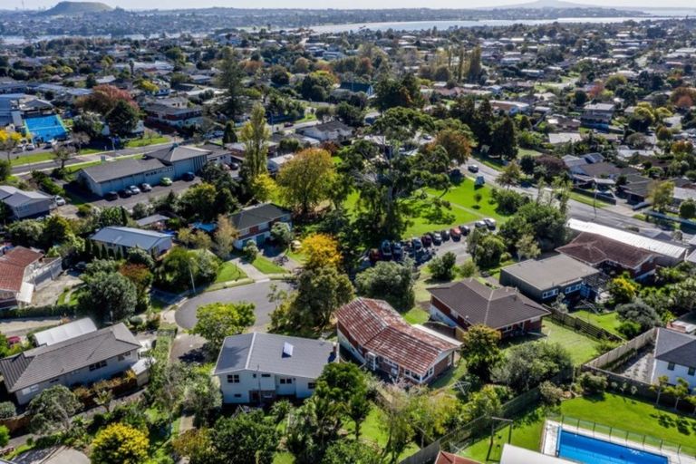 Photo of property in 10 Gerwyn Place, Pakuranga Heights, Auckland, 2010