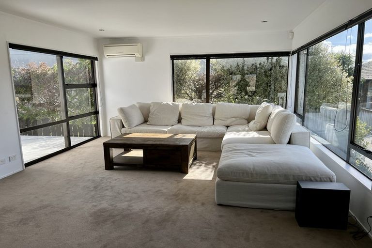 Photo of property in 1/114 Ocean View Road, Northcote, Auckland, 0627