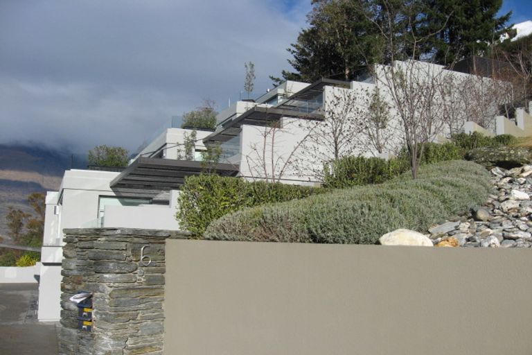 Photo of property in 6 Lordens Place, Fernhill, Queenstown, 9300