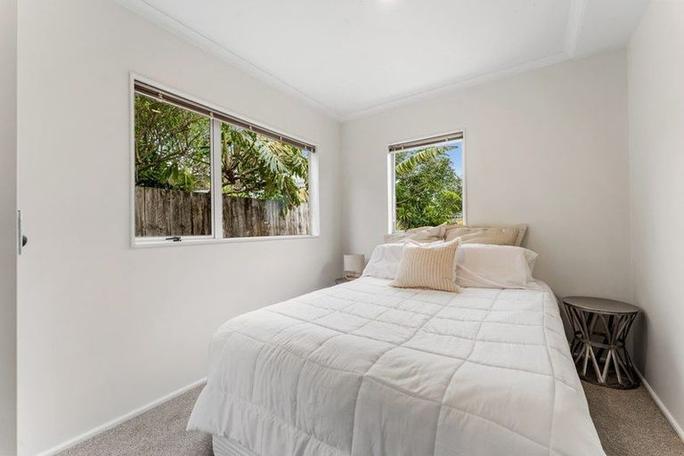 Photo of property in 2/64 Mckenzie Avenue, Arkles Bay, Whangaparaoa, 0932