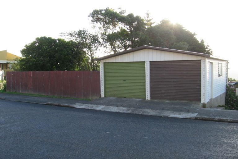 Photo of property in 21a Carluke Street, Paparangi, Wellington, 6037