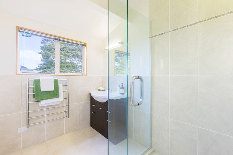 Photo of property in 86 Kitchener Road, Milford, Auckland, 0620