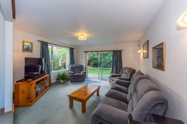 Photo of property in 25 Dunster Street, Burnside, Christchurch, 8053