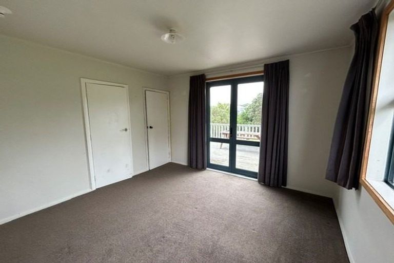 Photo of property in 35 Pikarere Street, Titahi Bay, Porirua, 5022