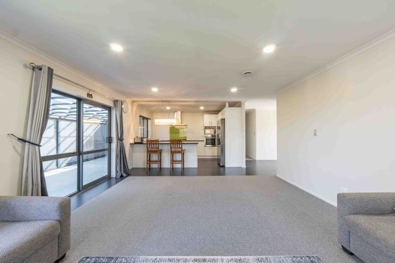 Photo of property in 35 Whitney Place, Rototuna North, Hamilton, 3210