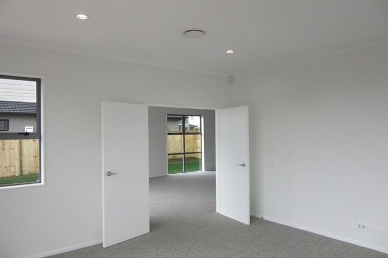 Photo of property in 13 Mauku Lane, Greenhithe, Auckland, 0632