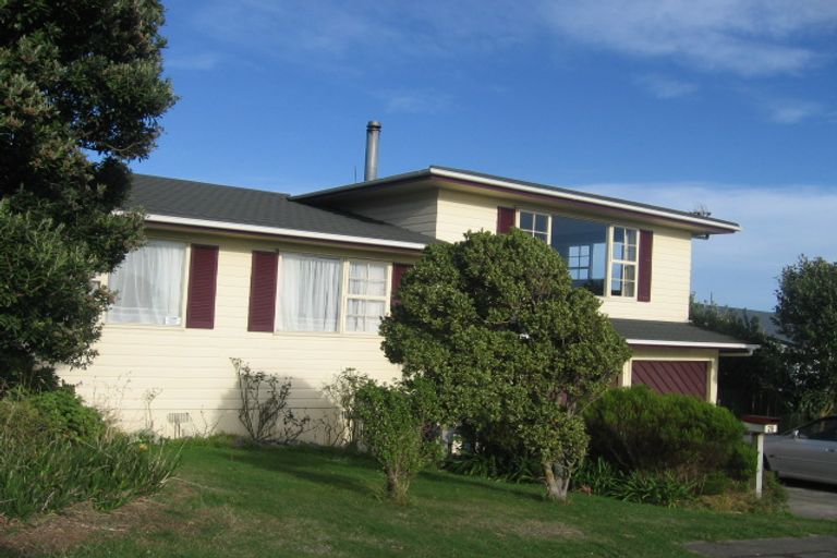 Photo of property in 28 Eskdale Road, Papakowhai, Porirua, 5024