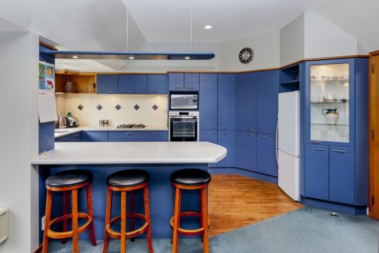 Photo of property in 18 Lombard Place, Avonhead, Christchurch, 8042