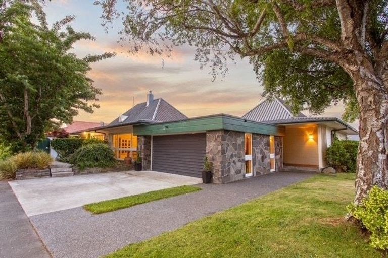 Photo of property in 28 Rutherglen Avenue, Ilam, Christchurch, 8041