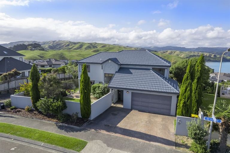 Photo of property in 22 Saint Ives Drive, Camborne, Porirua, 5026