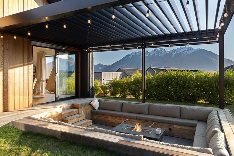 Photo of property in 2 Wanderer Lane, Jacks Point, Queenstown, 9371