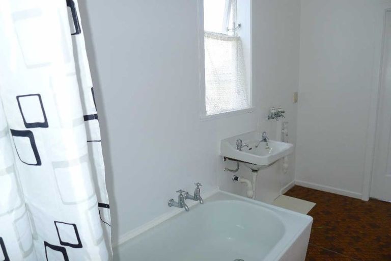 Photo of property in 19 Hiropi Street, Newtown, Wellington, 6021