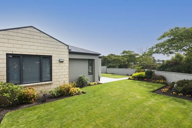 Photo of property in 8 Applecross Lane, Harewood, Christchurch, 8051