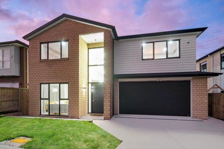 Photo of property in 98 Tir Conaill Avenue, Flat Bush, Auckland, 2019