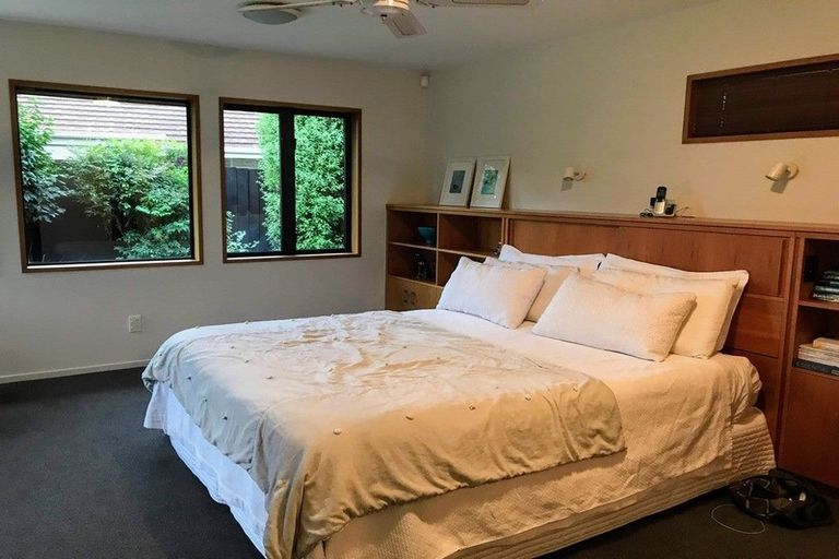 Photo of property in 16 Kent Lodge Avenue, Avonhead, Christchurch, 8042