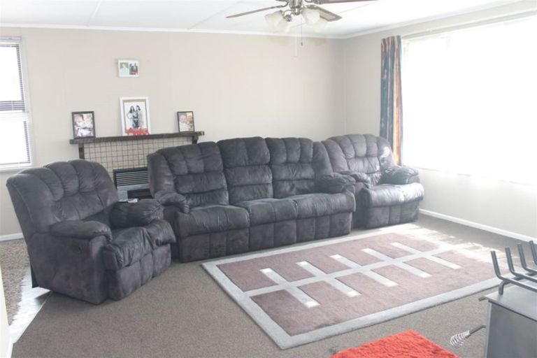 Photo of property in 2 Saint Andrews Drive, Tokoroa, 3420