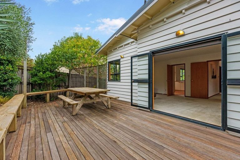 Photo of property in 14 Nile Road, Milford, Auckland, 0620