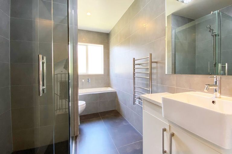 Photo of property in 33 Saint Maroun Rise, The Gardens, Auckland, 2105