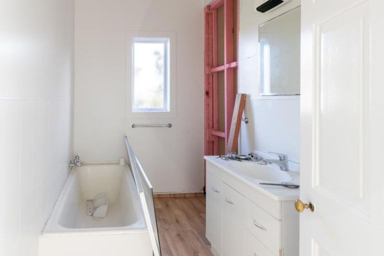 Photo of property in 34 Centre Street, Strathern, Invercargill, 9812