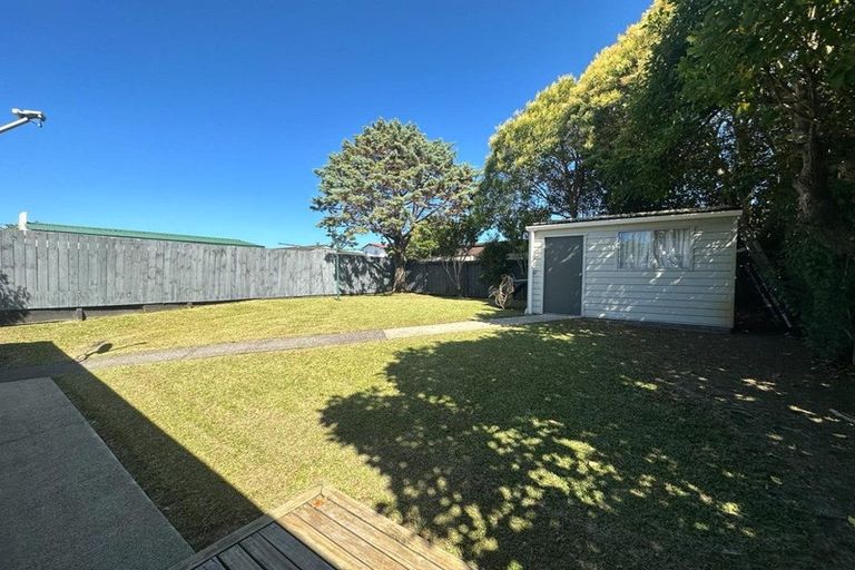 Photo of property in 28 Matuhi Rise, Henderson, Auckland, 0612