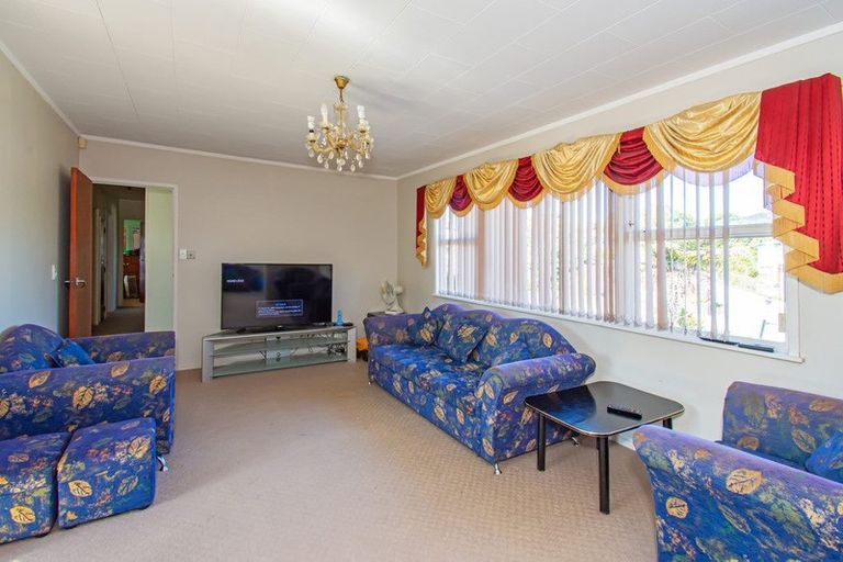 Photo of property in 581 Massey Road, Mangere, Auckland, 2022