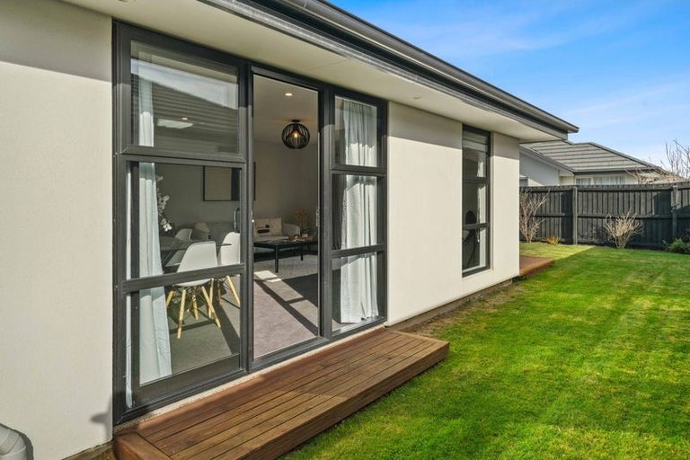 Photo of property in 18 Maka Lane, Halswell, Christchurch, 8025