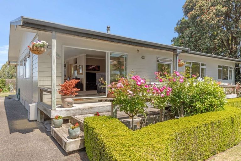 Photo of property in 18 Pickwick Road, Otamatea, Whanganui, 4571