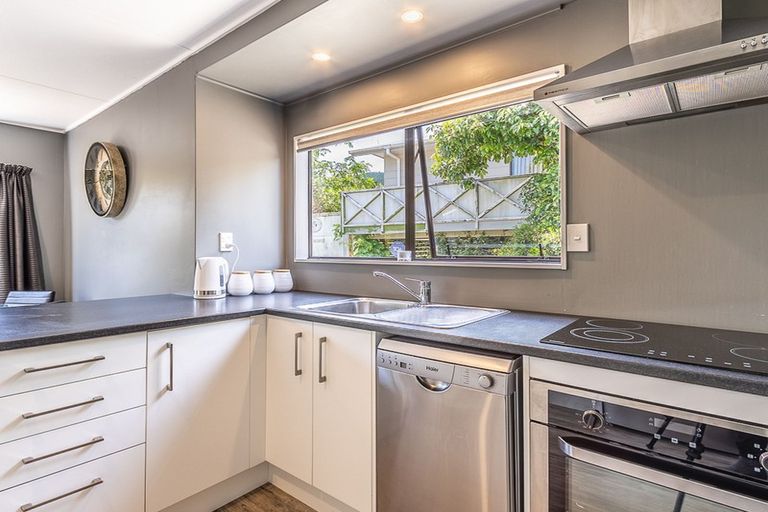 Photo of property in 23 Hookway Grove, Paraparaumu, 5032