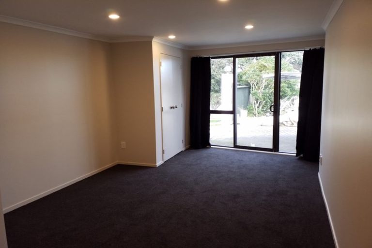 Photo of property in 9 Rangitane Street, Maupuia, Wellington, 6022