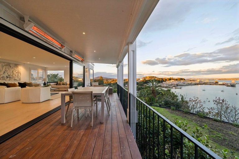 Photo of property in 31a Stanley Point Road, Stanley Point, Auckland, 0624