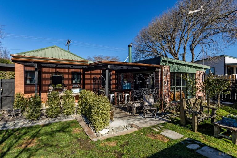 Photo of property in 23 South Terrace Road, Geraldine, 7930