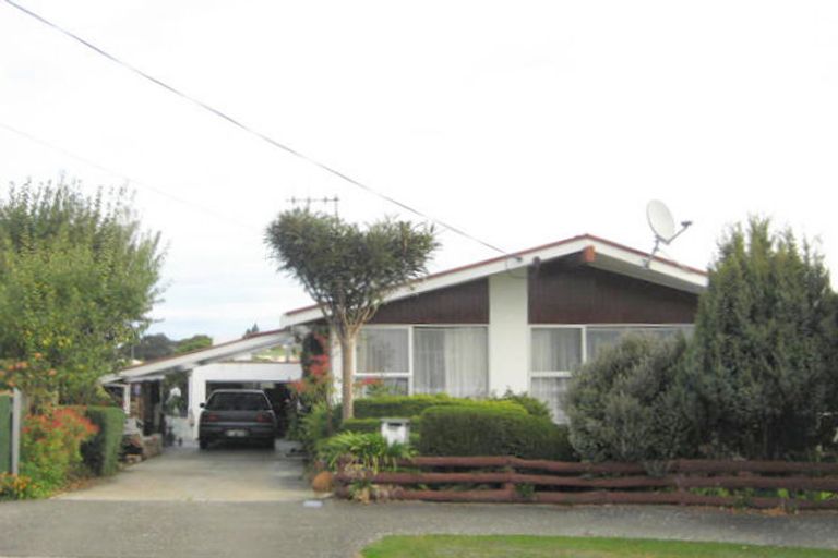 Photo of property in 24 Burn Street, Holmes Hill, Oamaru, 9401