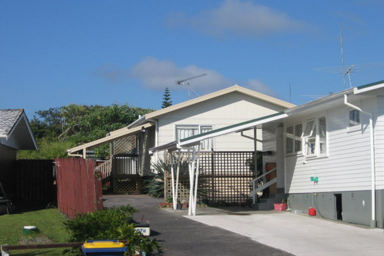 Photo of property in 2/87 Weldene Avenue, Glenfield, Auckland, 0629
