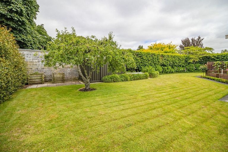 Photo of property in 1 Tulloch Street, Saint Johns Hill, Whanganui, 4500