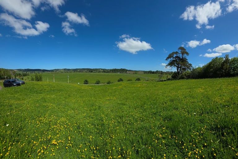 Photo of property in 11 Davidson Road, Helensville, 0875