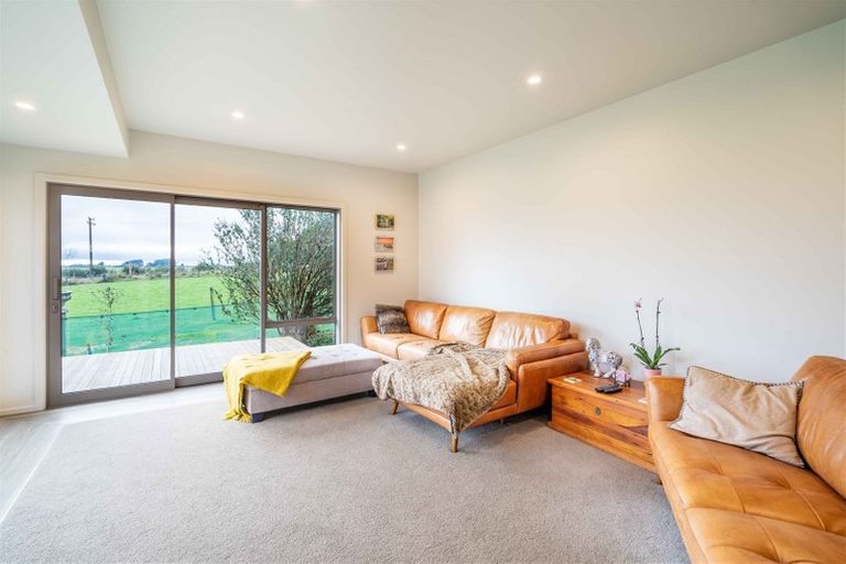 Photo of property in 6 Aerodrome Road, Lorneville, Invercargill, 9876