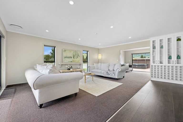 Photo of property in 1 Montgomery Crescent, Kinloch, Taupo, 3377