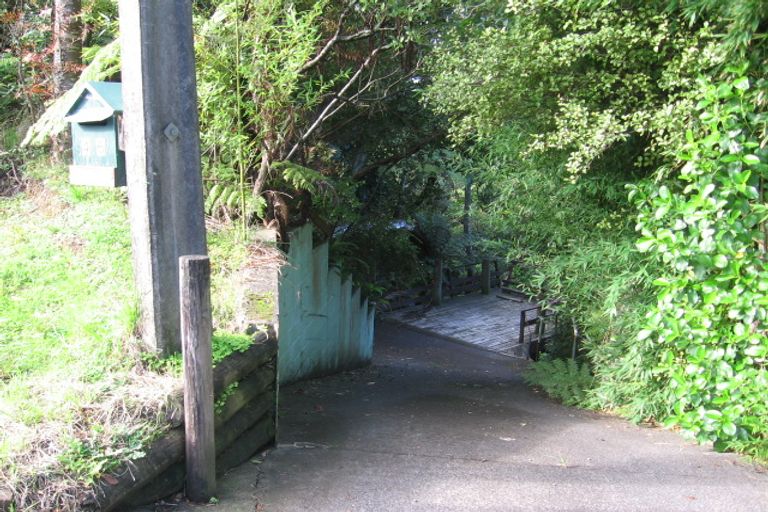 Photo of property in 46 Kauri Point Road, Laingholm, Auckland, 0604