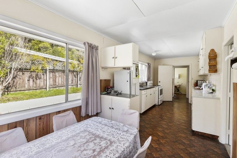 Photo of property in 40 Elmslie Road, Pinehaven, Upper Hutt, 5019